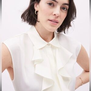 RW&CO. | Sleeveless Buttoned-Down Blouse With Shirt Collar & Jabot | Small